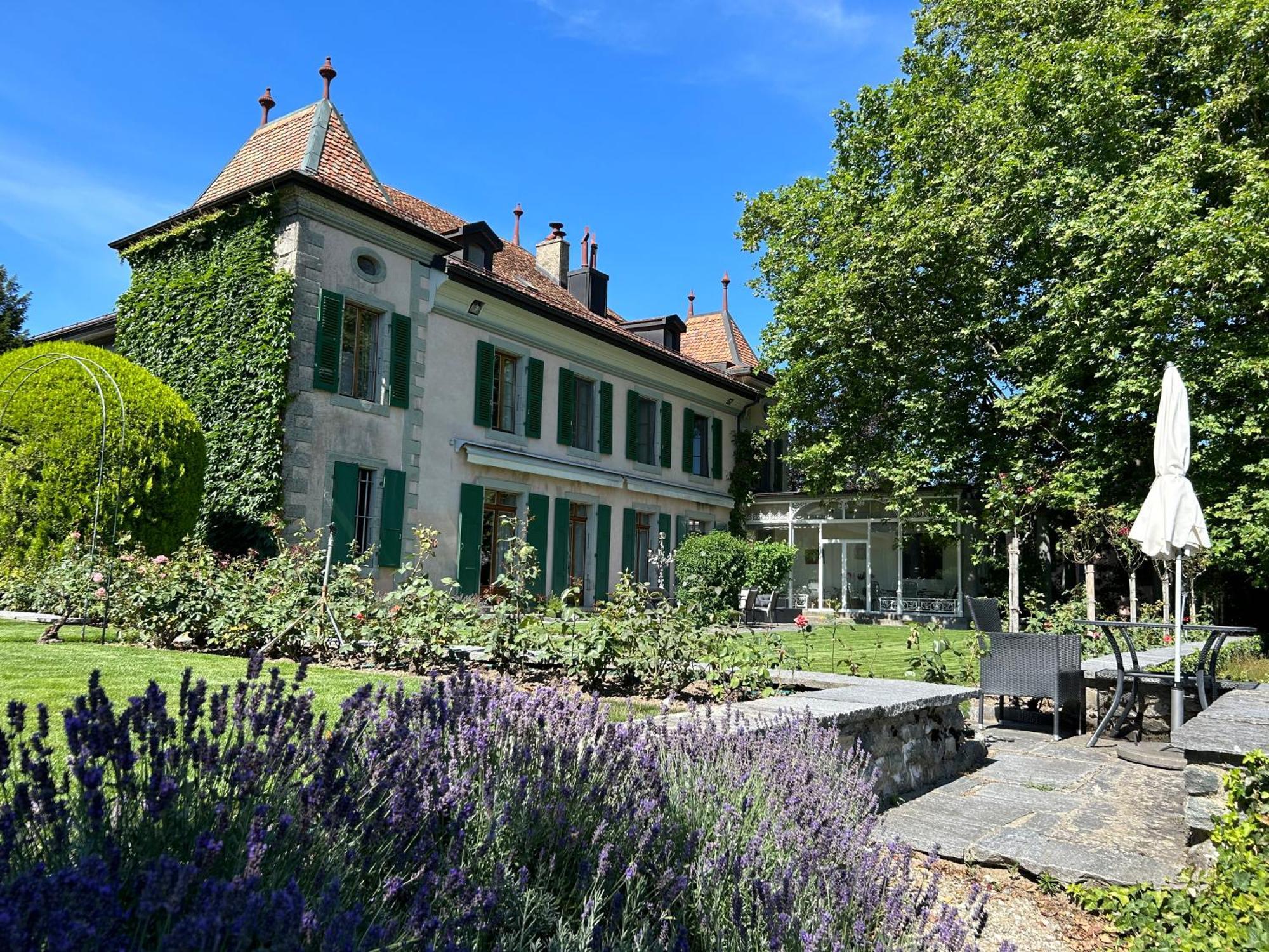 Le Chateau Lavigny المظهر الخارجي الصورة